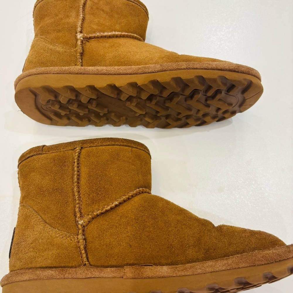BearPaw Tan Suede Boots Girls size 6 - Picture 5 of 10